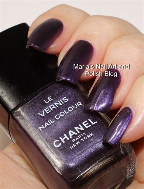 Chanel vamp nails